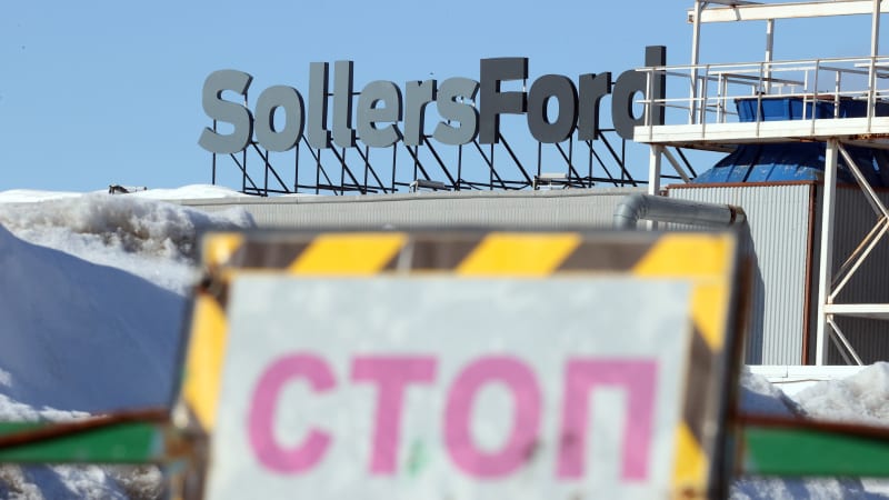 Ford stops JV work In Russia, Stellantis donates to Ukrainian refugees