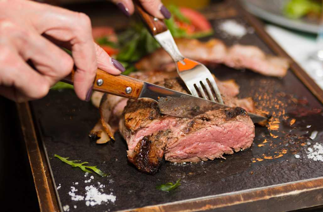 How To Cut Steak The Right Way