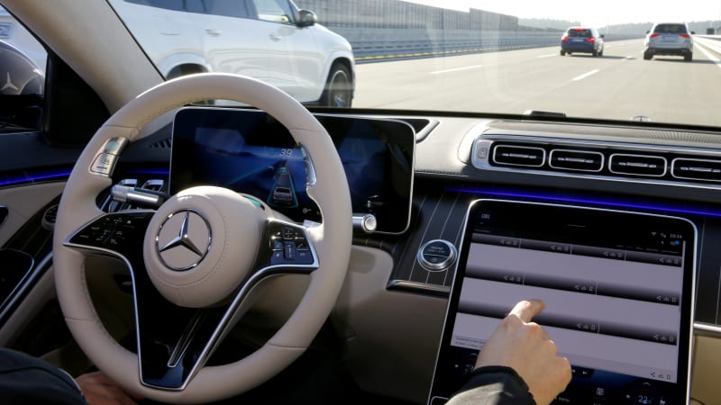 Deutschland genehmigt die Freisprechanlage Mercedes Drive Pilot