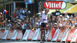 Julian Alaphilippe remporte la 16e étape du Tour de