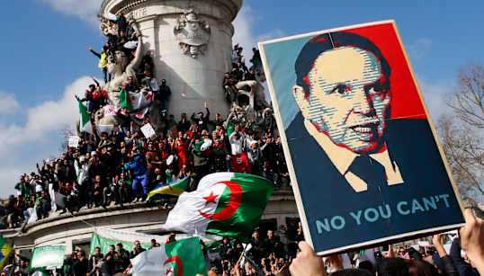 Le chef de l'armée algérienne demande que Bouteflika soit déclaré