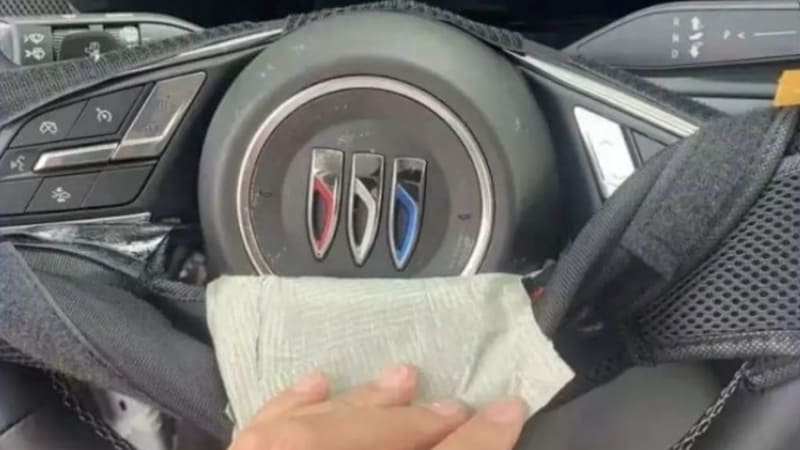 Das neue Buick-Logo verzichtet auf den Ring und setzt auf die Schilder