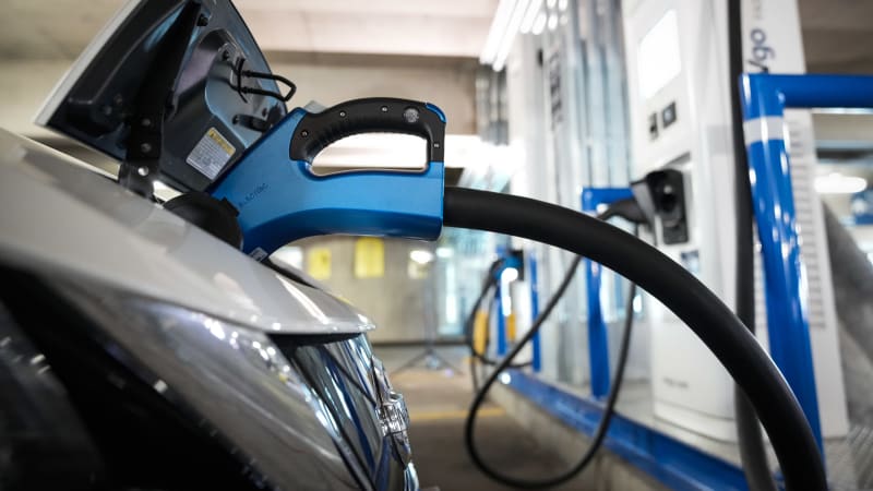 La administración de Biden podría retrasar la decisión sobre el programa de biocombustibles para autos eléctricos