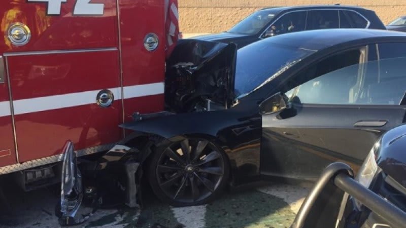 photo of Dems raise concerns over self-driving bill, cite Tesla Autopilot crash image