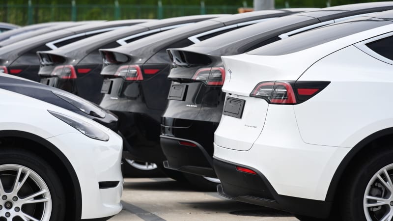 Tesla está retirando del mercado 321,000 Model 3 y Model Y por problemas con las luces traseras