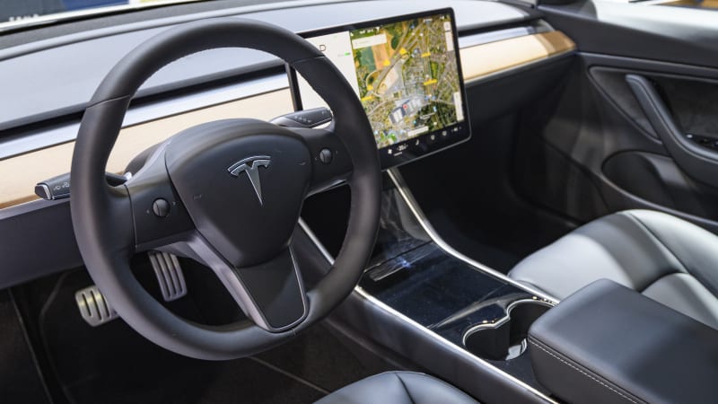 Tesla recalls ‘Full Self-Driving’ software that runs stop signs
