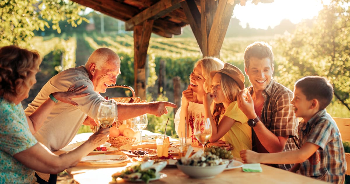 Tips for Surviving an Extended Family Vacation HuffPost Canada