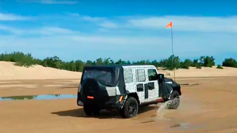 2018 Jeep Wrangler JL spotted playing offroad in the sand dunes