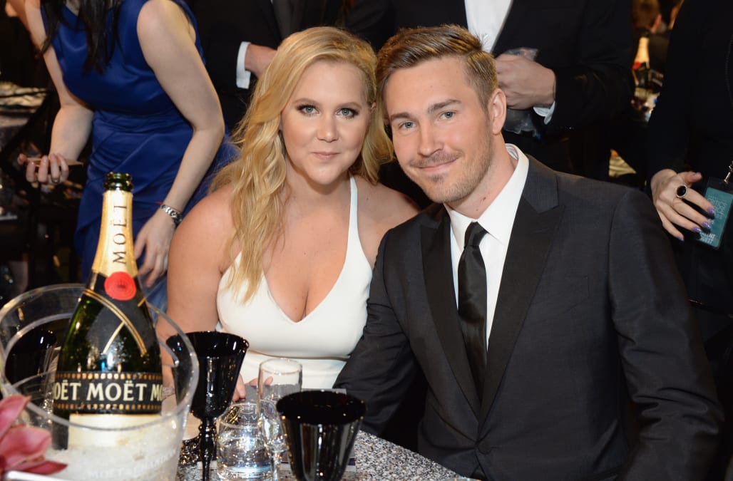 Amy Schumer Snaps Sleepy Bed Selfie With Boyfriend Ben Hanisch 5174