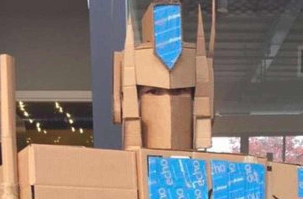 Brilliant Amazon Prime Halloween Costume Really Delivers Aol Finance