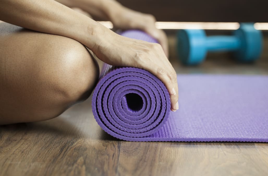 Use This One Minute Trick To Clean Your Gross Yoga Mat Aol Lifestyle