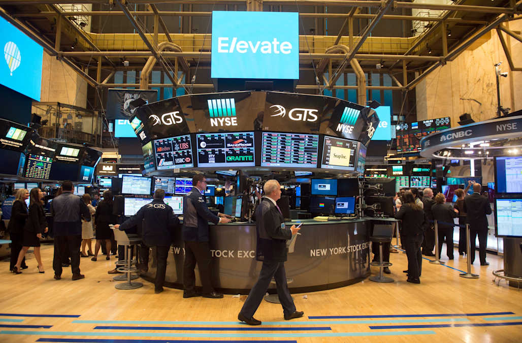 Wall Street dips at open on weak jobs data - AOL