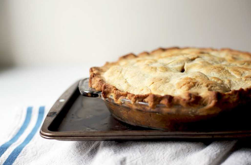 Add This One Ingredient To Apple Pie Say Goodbye To Soggy Pie Crust