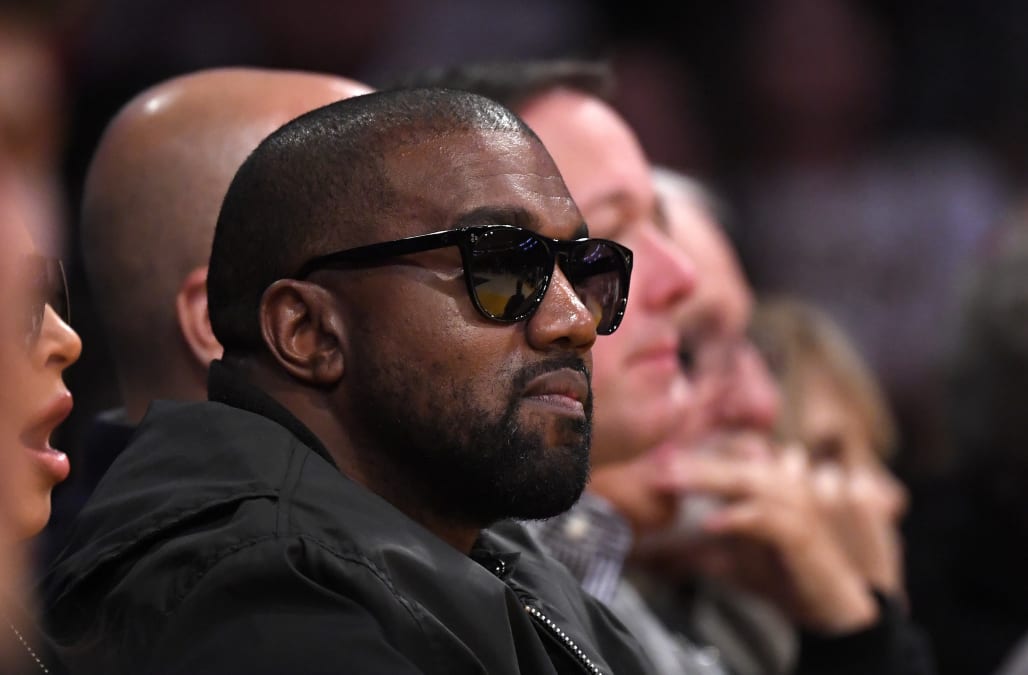 Kanye West joins protest in Chicago after $2M donation to Floyd, Arbery and Taylor families - AOL