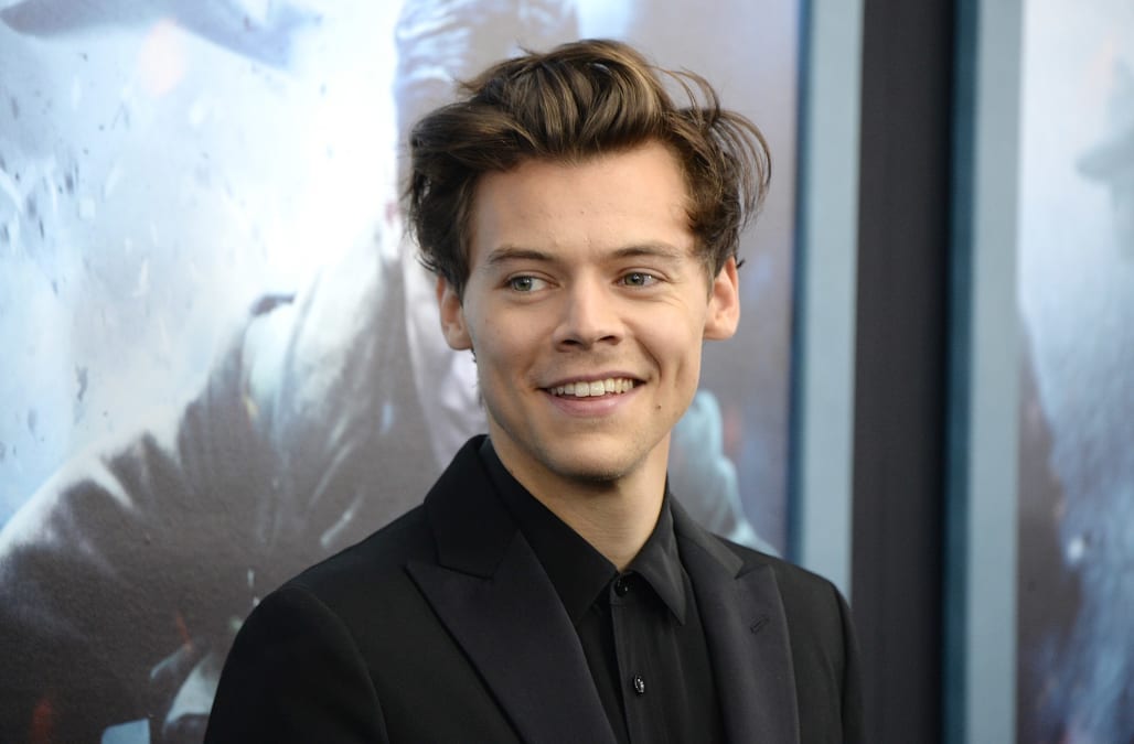 Everything Harry Styles says & does in 'Dunkirk'