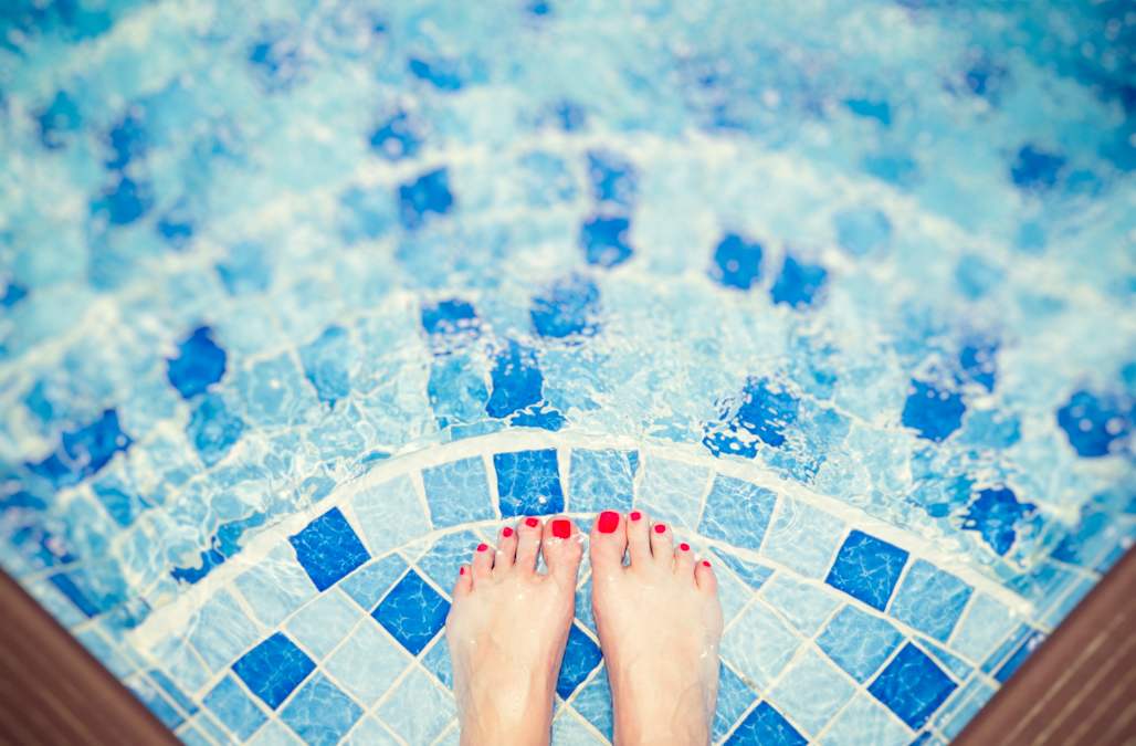 Woman kicked out of pool for a 'too inappropriate' body - AOL