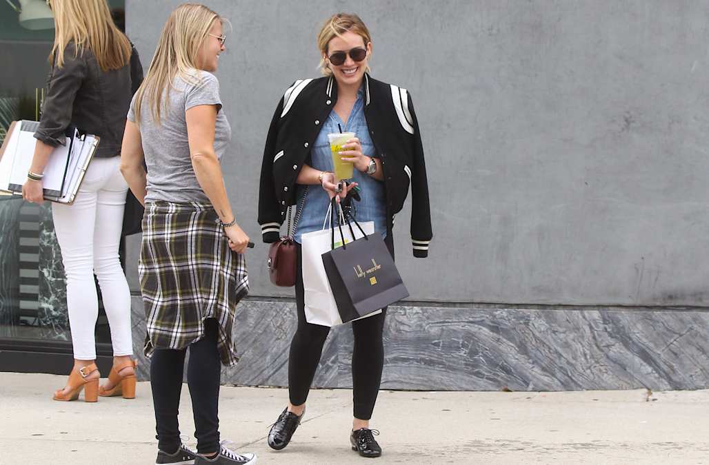 Hilary Duff spotted kissing ex-husband Mike Comrie -- See the PDA pic