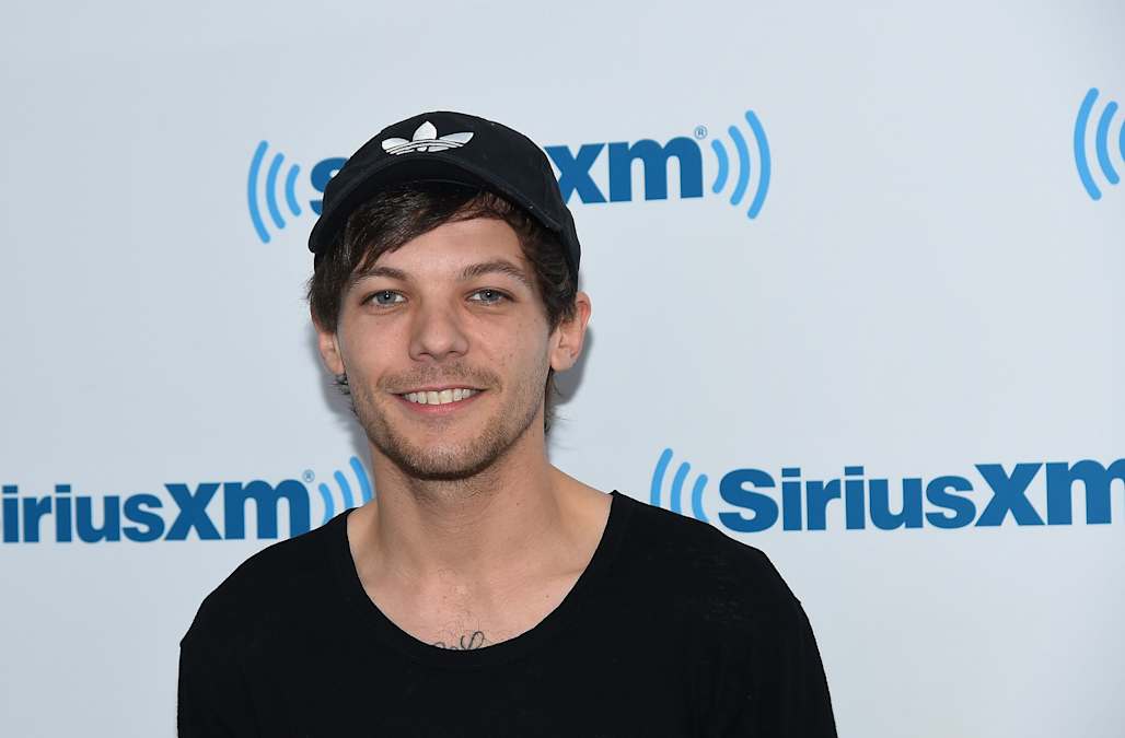 One Direction singer arrested at LAX after altercation with paparazzi
