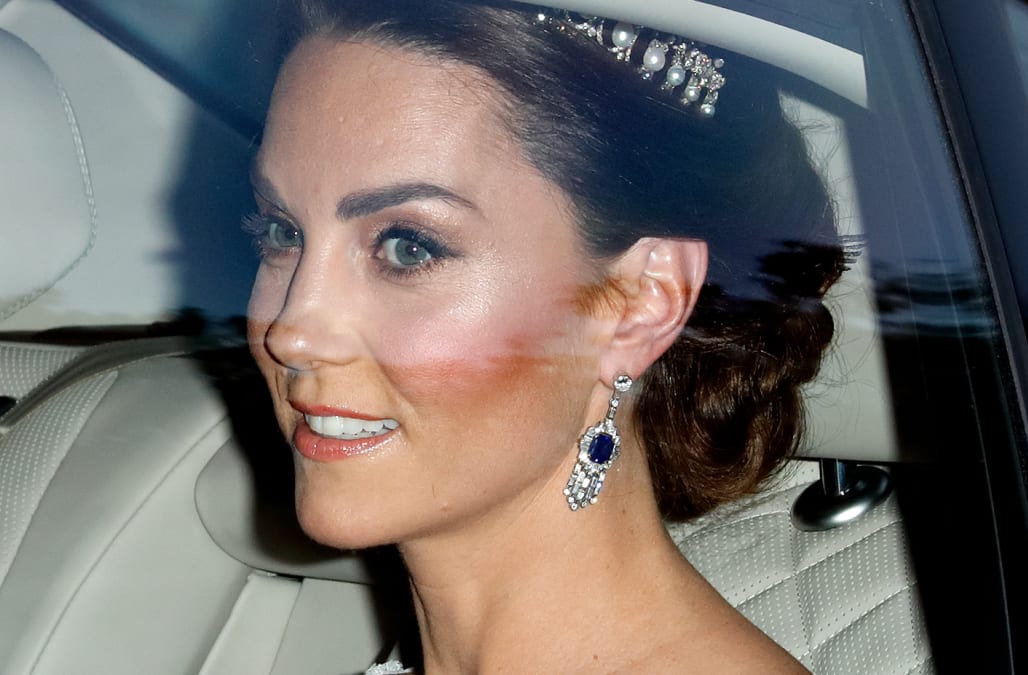 Kate Middleton Dazzles In Alexander Mcqueen And Princess Dianas Tiara For Trump State Banquet