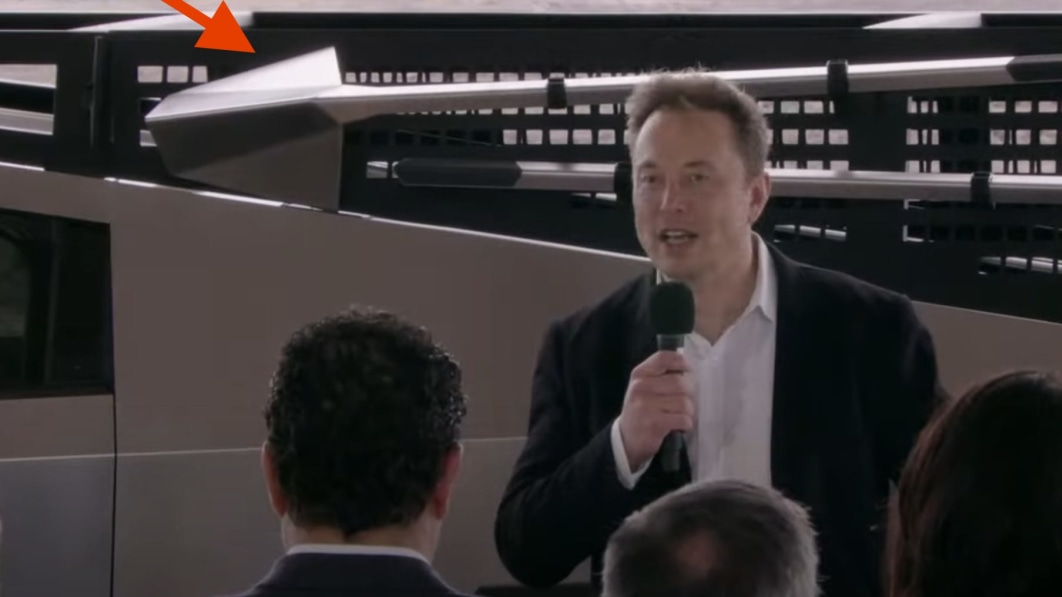 Elon Musk se burla de un soporte de herramientas Tesla Cybertruck con palas futuristas
