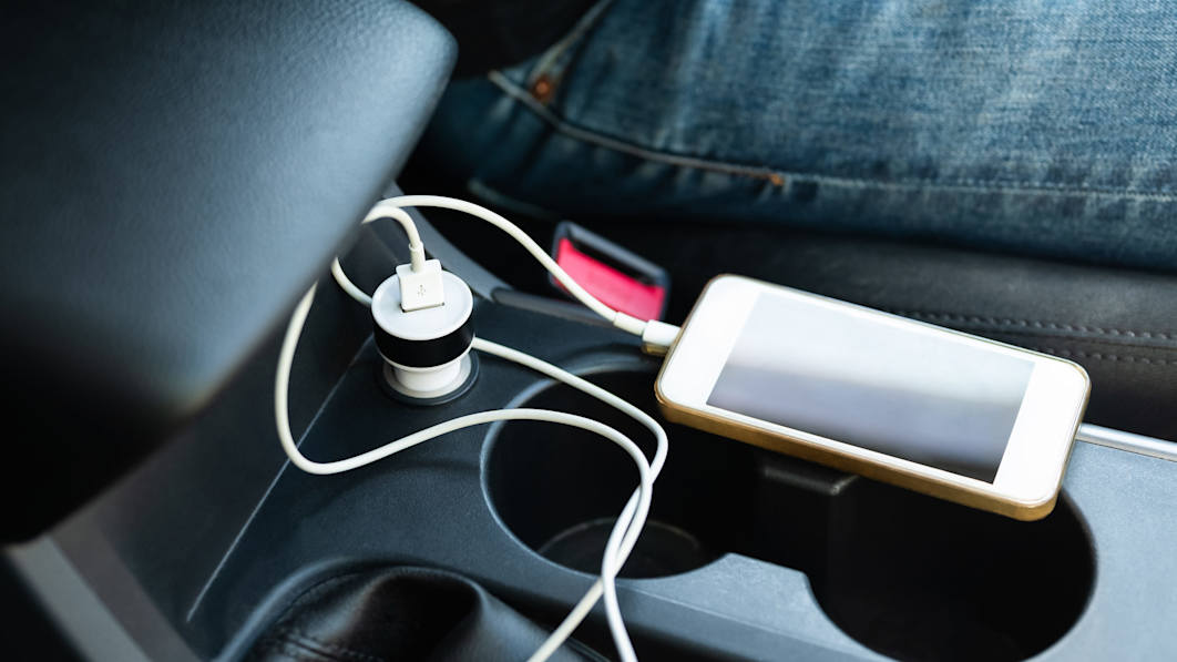 Drivers are frustrated with cupholders, door handles, and horns that sound like 'clown cars' - Vimarsana News