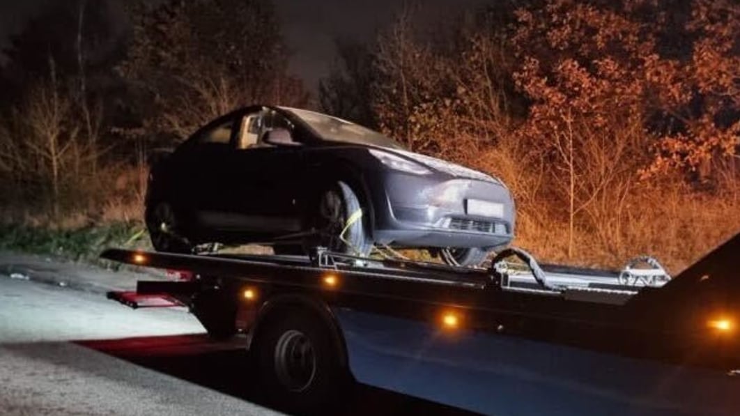 A Tesla owner says new Model Y ordered him to pull over before it shut down – Autoblog