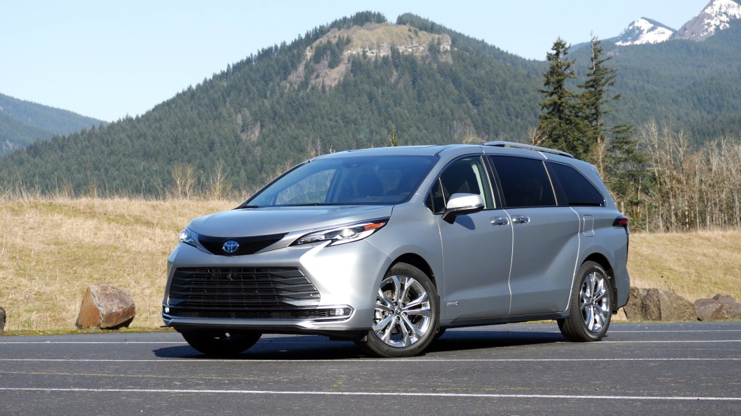 2022 Toyota Sienna Review | 36 mpg is a gigantic advantage