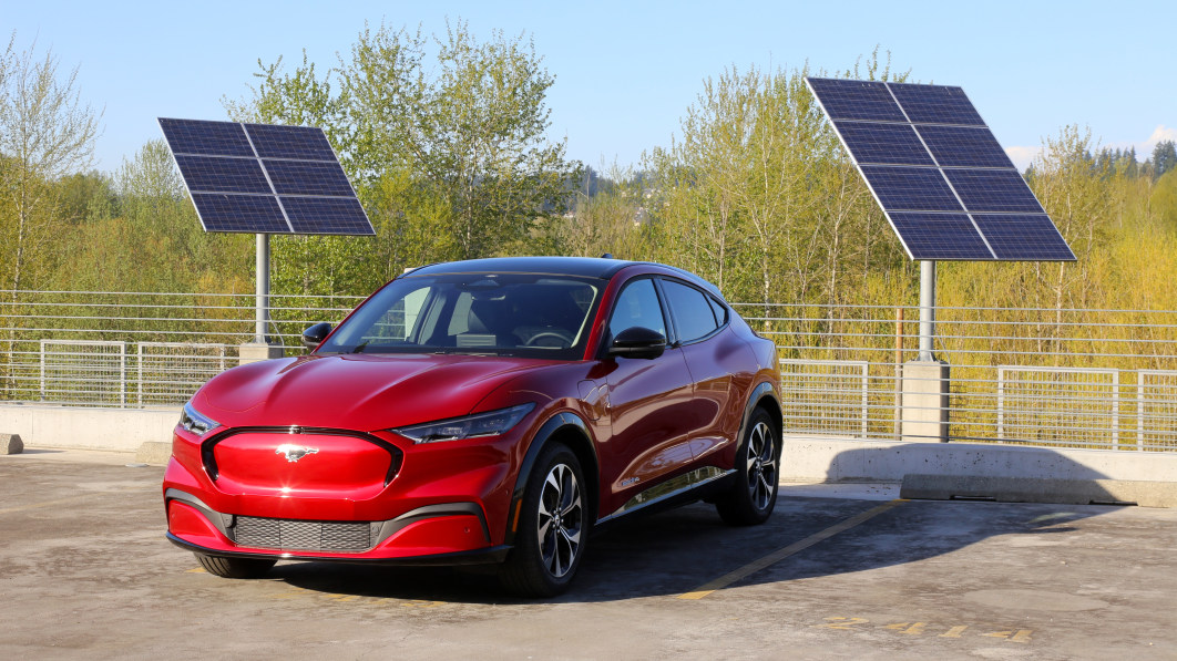 irs-2023-ev-tax-credit-needs-reporting-from-automakers-sellers