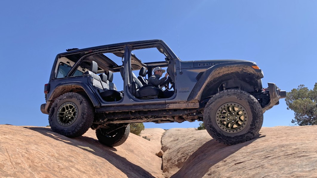 Jeep Wrangler Xtreme Recon package adds factory lift, 35s and best-in-class  capability - Autoblog