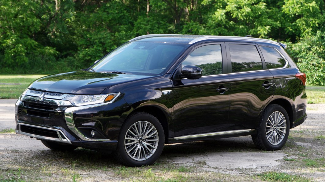 2021 mitsubishi outlander phev road test review improved but falling behind
