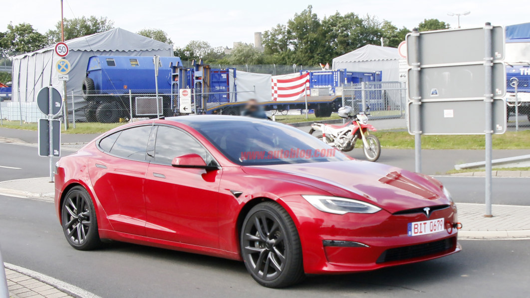 Tesla Model S Plaid back at the Nurburgring in production form