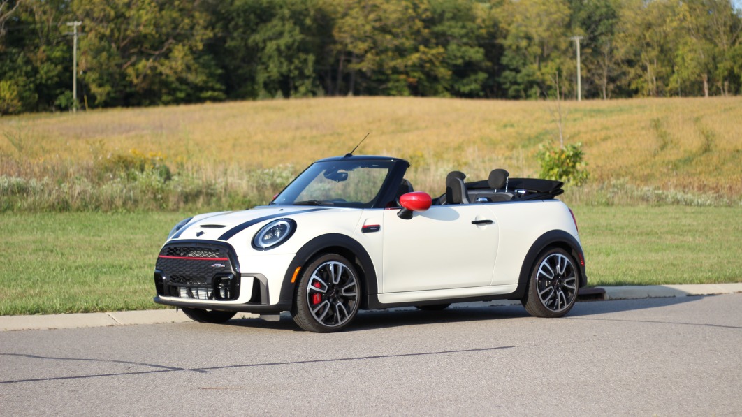 Supply chain issues force stick-shift out of Mini lineup