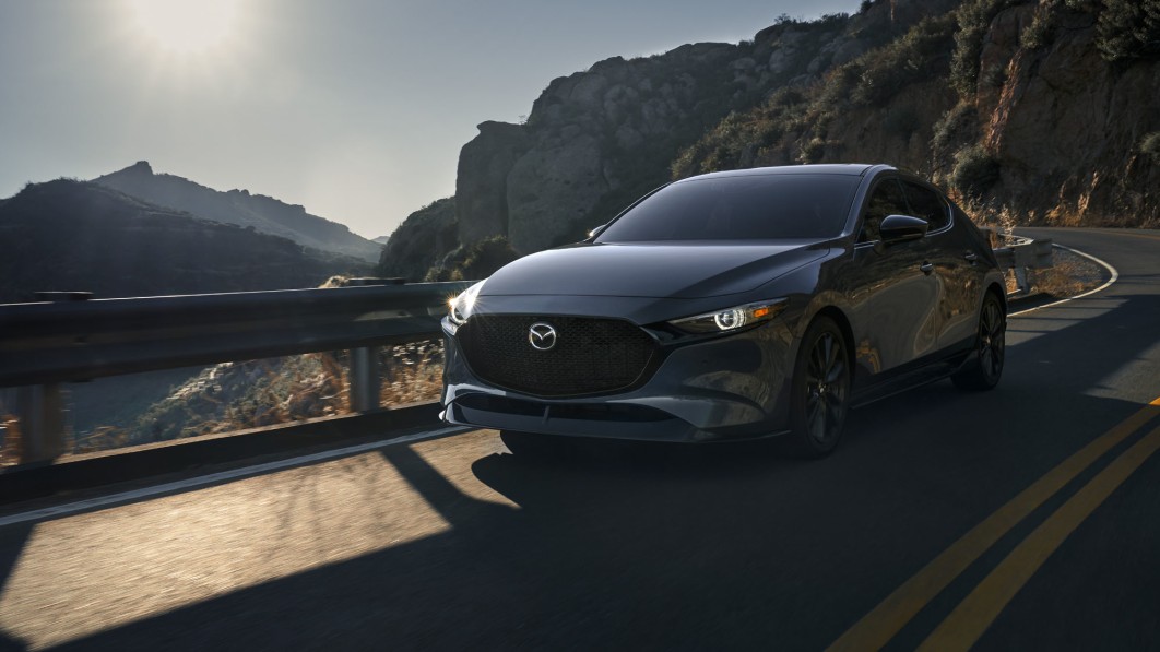 2022 Mazda3 erhält Carbon-Edition-Modell und neue Lackfarbe€