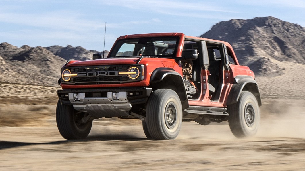Best Shots 2022 Ford Bronco Raptor Revealed Your Autoblog Daily Digest for Jan. 24, 2022