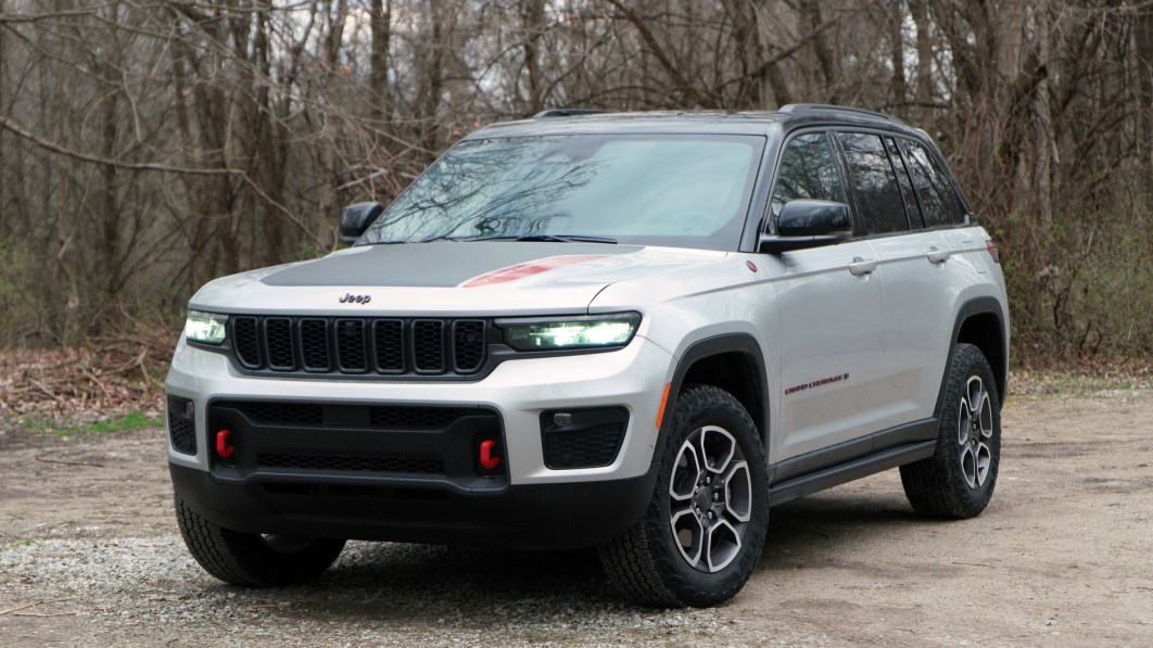 2022 Jeep Grand Cherokee Trailhawk Road Test Review