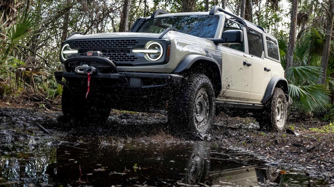 AWD vs 4WD: What is the difference and which do you want?