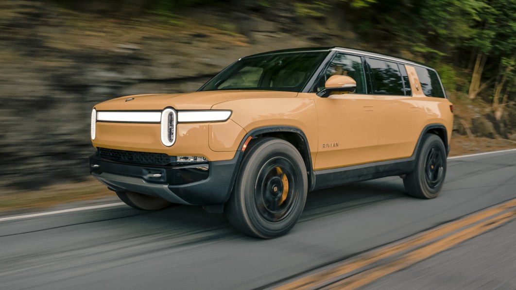 Rivian R1s recalled for side curtain airbags