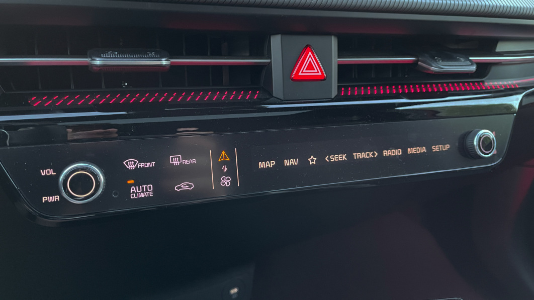 Das Touch-Bar-Panel des Kia EV6 2022 ist schick (Update)