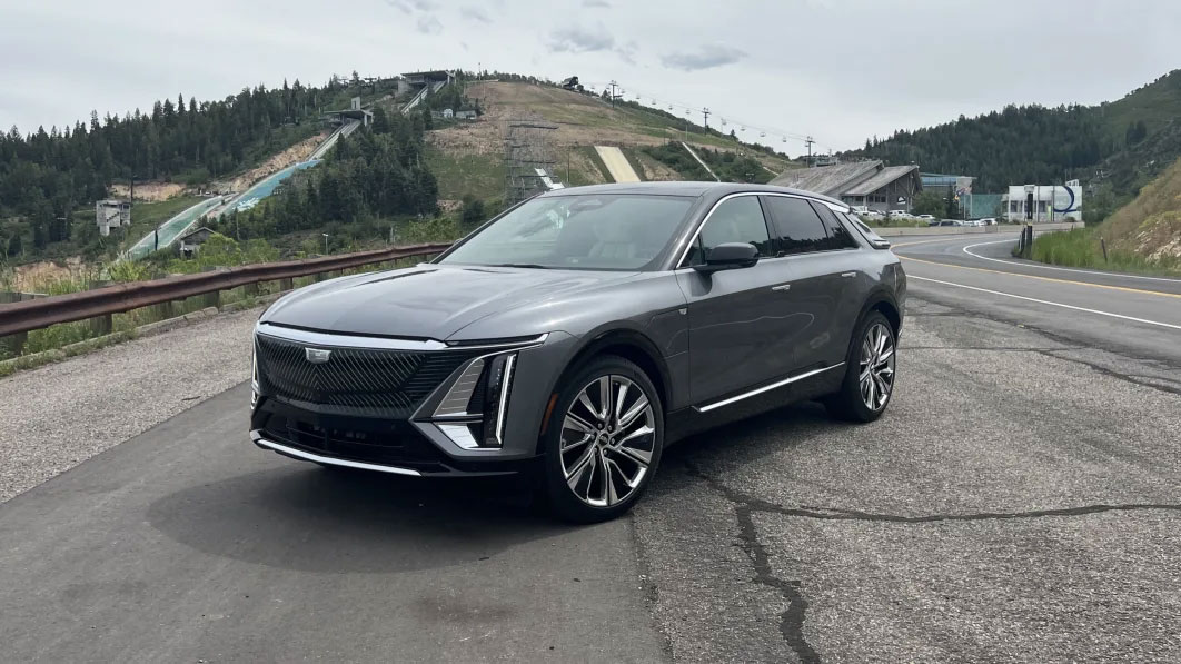 Cadillac Lyriq could get conventional door handles by 2024