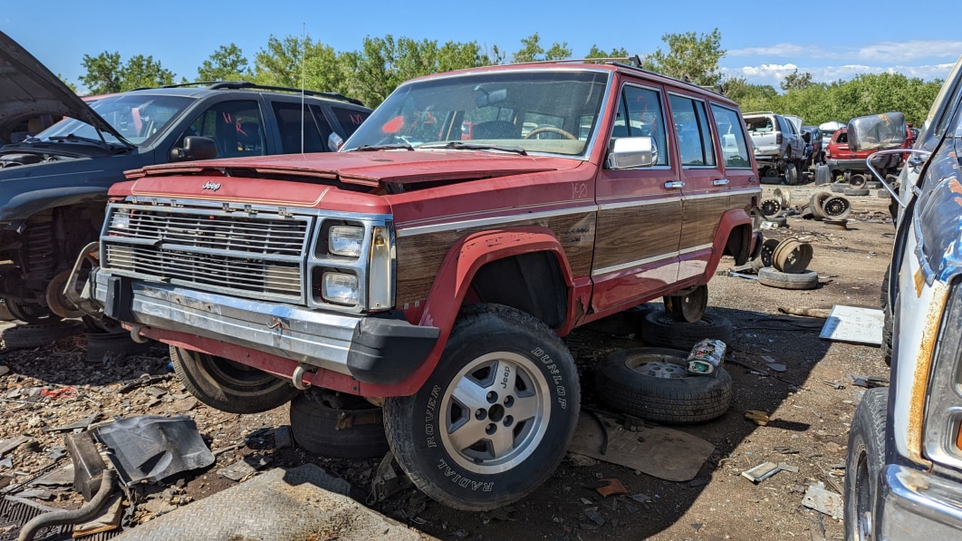 99-1987-Jeep-Wagoneer-in-Colorado-junkyard-Photo-by-Murilee-Martin.jpg