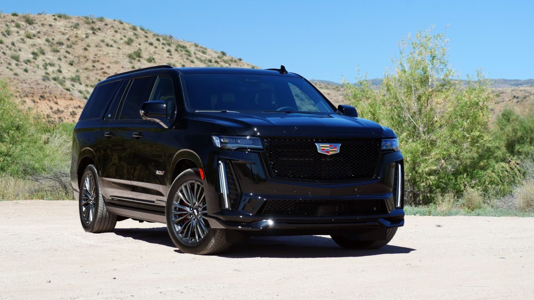 GM rides full-size pickups, luxury SUVs to big earnings beat