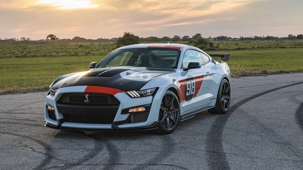 Ford Mustang Shelby GT500 Cranked Up to 1,204 Hp by Hennessey