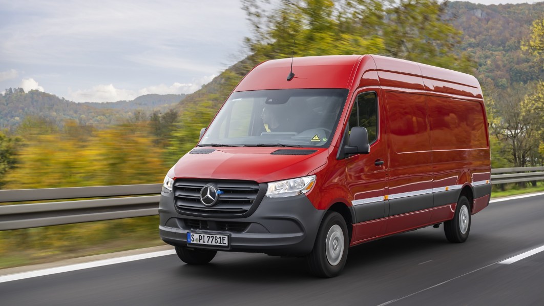 Mercedes-Benz eSprinter prototype drives 295 miles on one charge