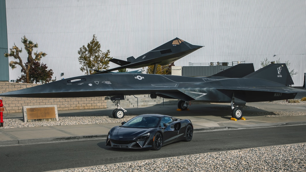 McLaren collaborates with Lockheed Martin Skunk Works on design tech – Autoblog