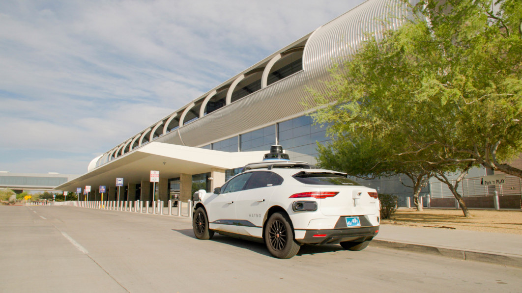 Waymo abre viajes públicos en el aeropuerto de Phoenix y duplica el área de servicio en el centro