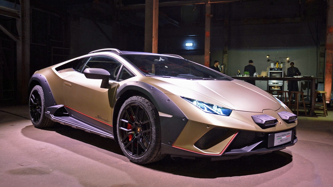 Join us for a closer look at the Lamborghini Huracan Sterrato