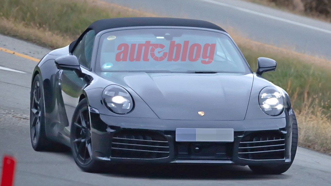 2024 Porsche 911 spy photos show off refreshed face - Autoblog
