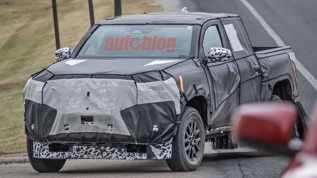 2024 Toyota Tacoma caught testing again in new spy shots