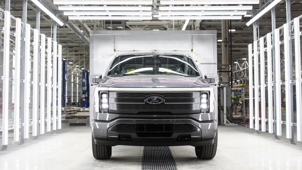 Ford reportedly issues stop-build for F-150 Lightning due to battery issue