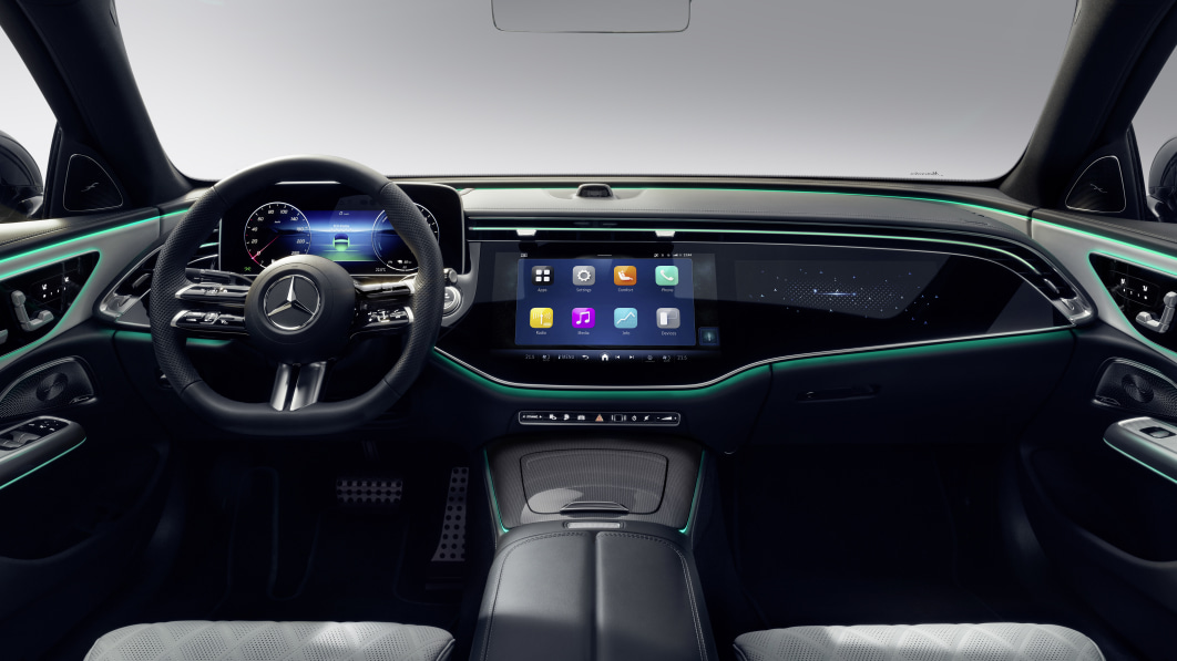 2024 Mercedes-Benz E-Class interior revealed with new 'Superscreen' -  Autoblog